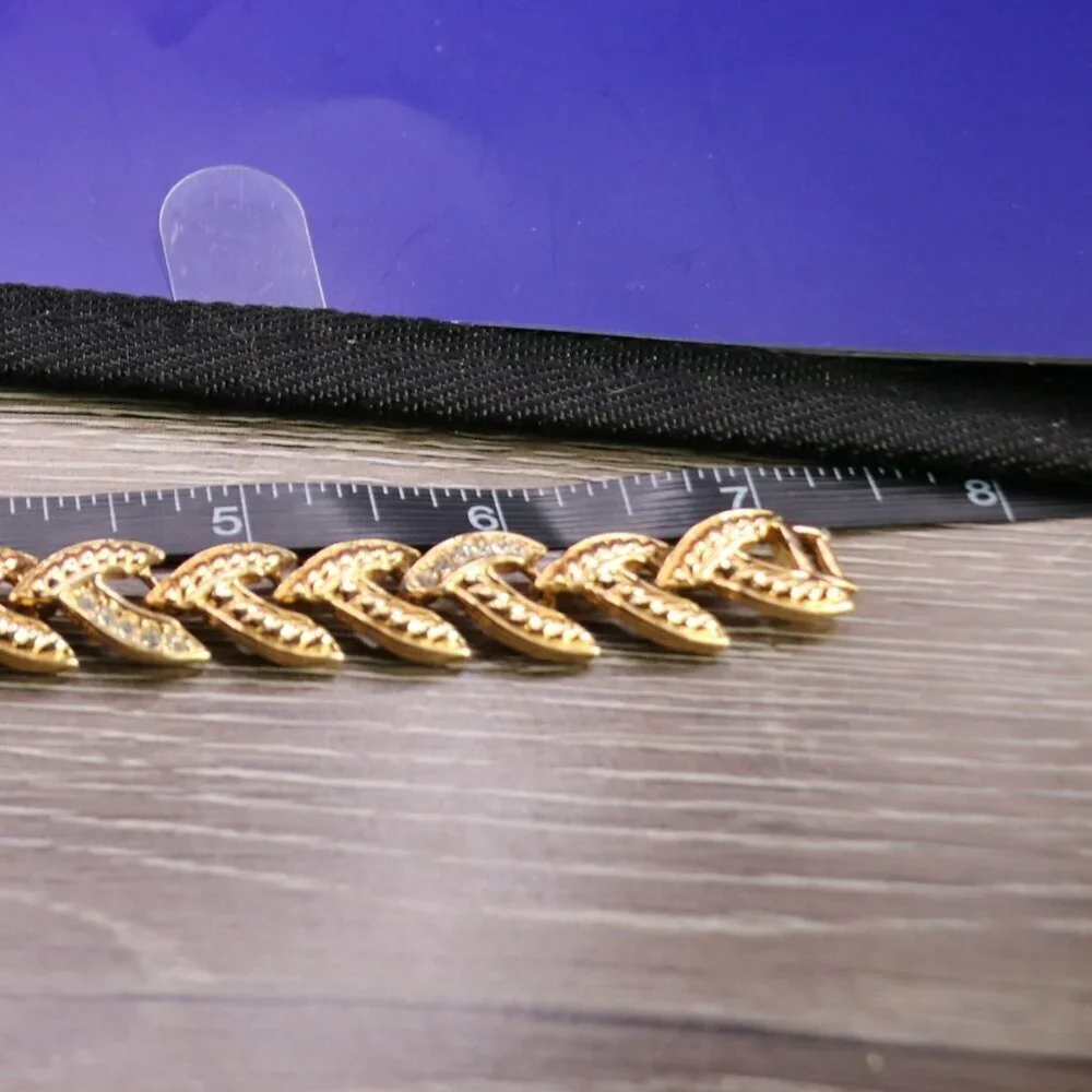 Vintage Gold Tone Leaf Pattern Rhinestone Chain Bracelet 7.25